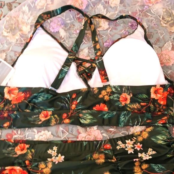 NWT Hanna Nikole Two Piece Swimsuit.  Beachy Coastal  Cruuse - Picture 6 of 12